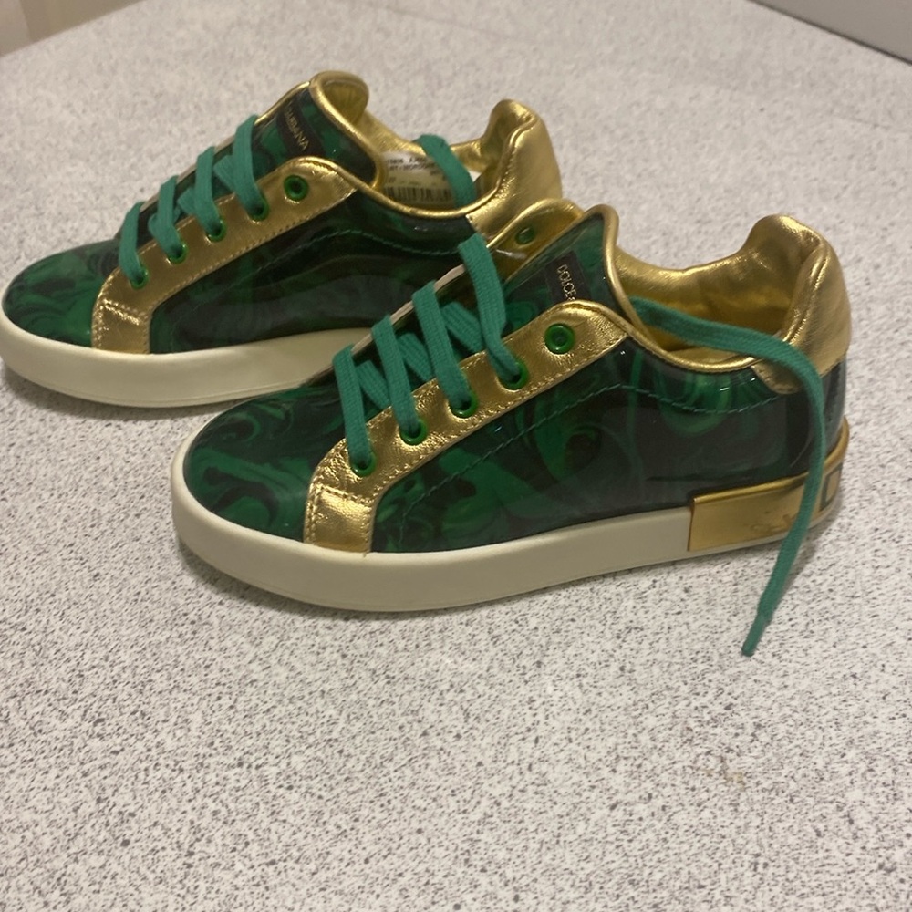 THIS PAIR OF DOLCE GABANNA WERE WORN 2 TIMES